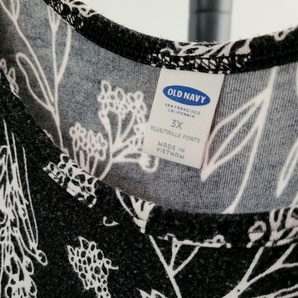 Old Navy Black & White Floral Sleveless Maxi Dress 3x plus